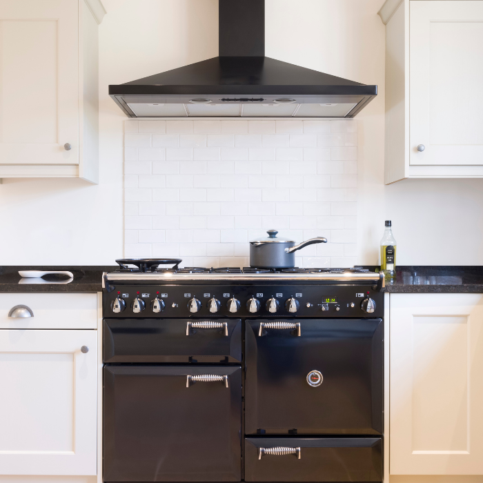 Range Hood vs. Microwave: Choosing the Right Kitchen Vent