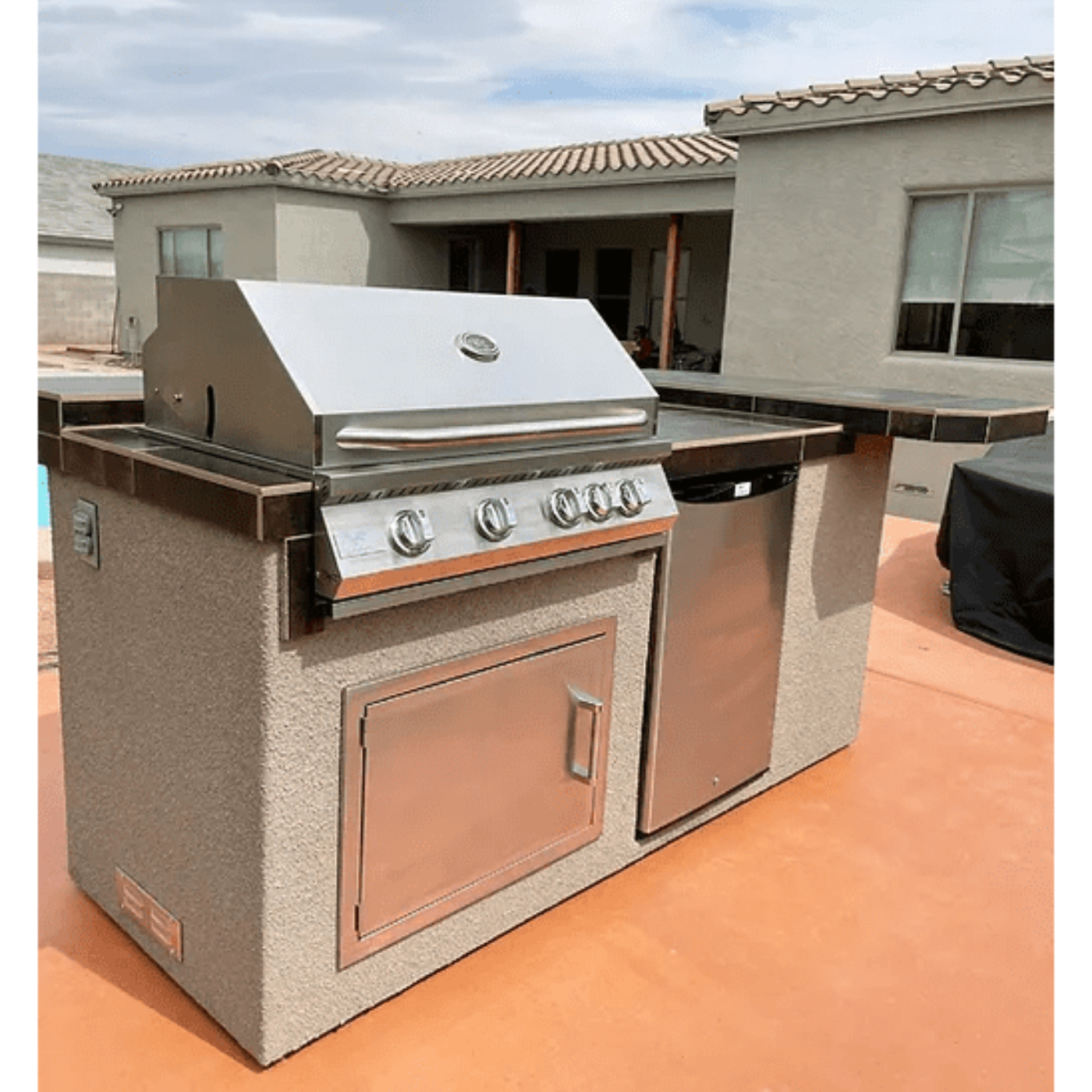 Kokomo St. John 7'6" BBQ Island W High Bar on three sides and Lights 4 Burner BBQ Grill - St.John-H-bar-LP