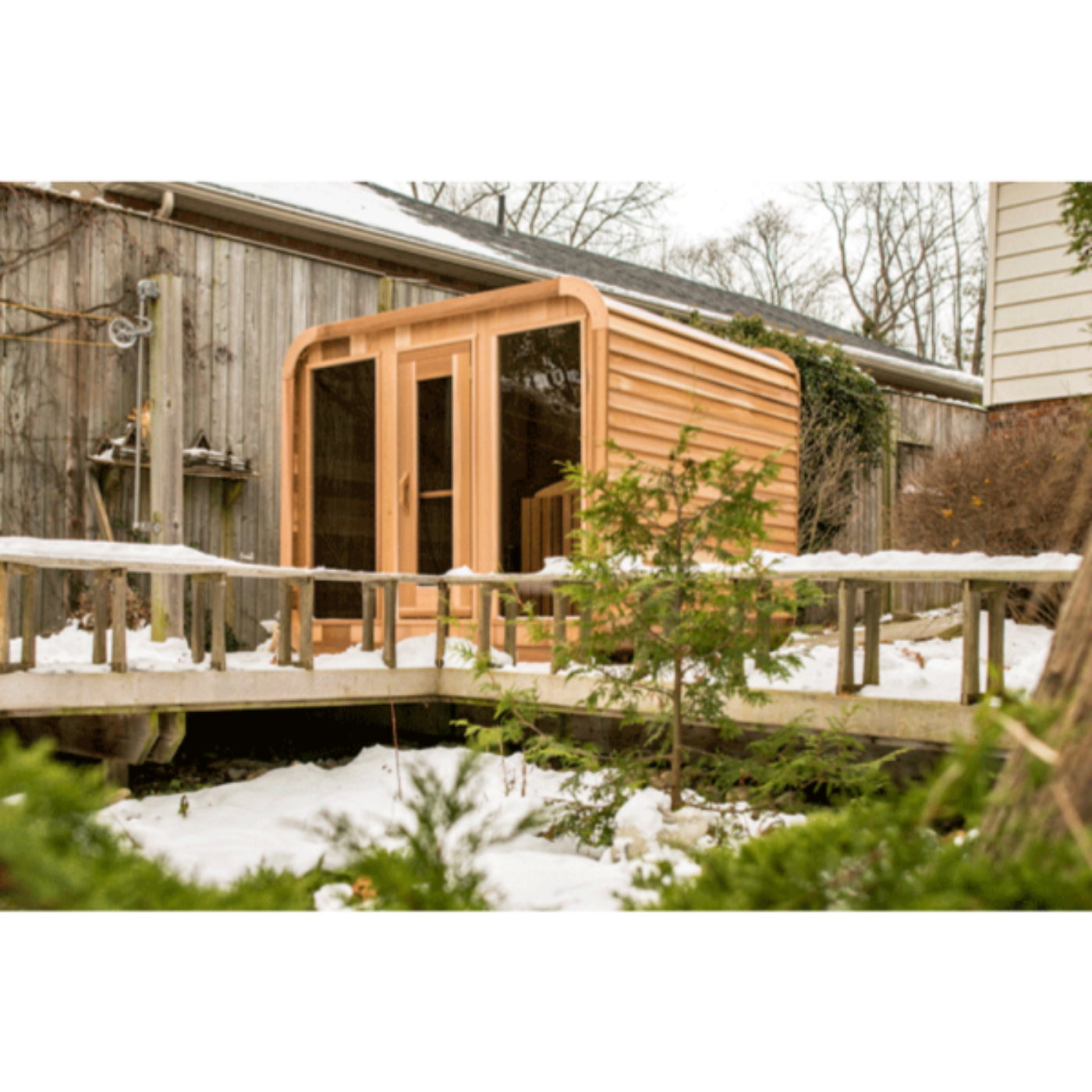 Dundalk LeisureCraft Clear Cedar Outdoor Luna Sauna - DLCCCOLS8WX6-8KW
