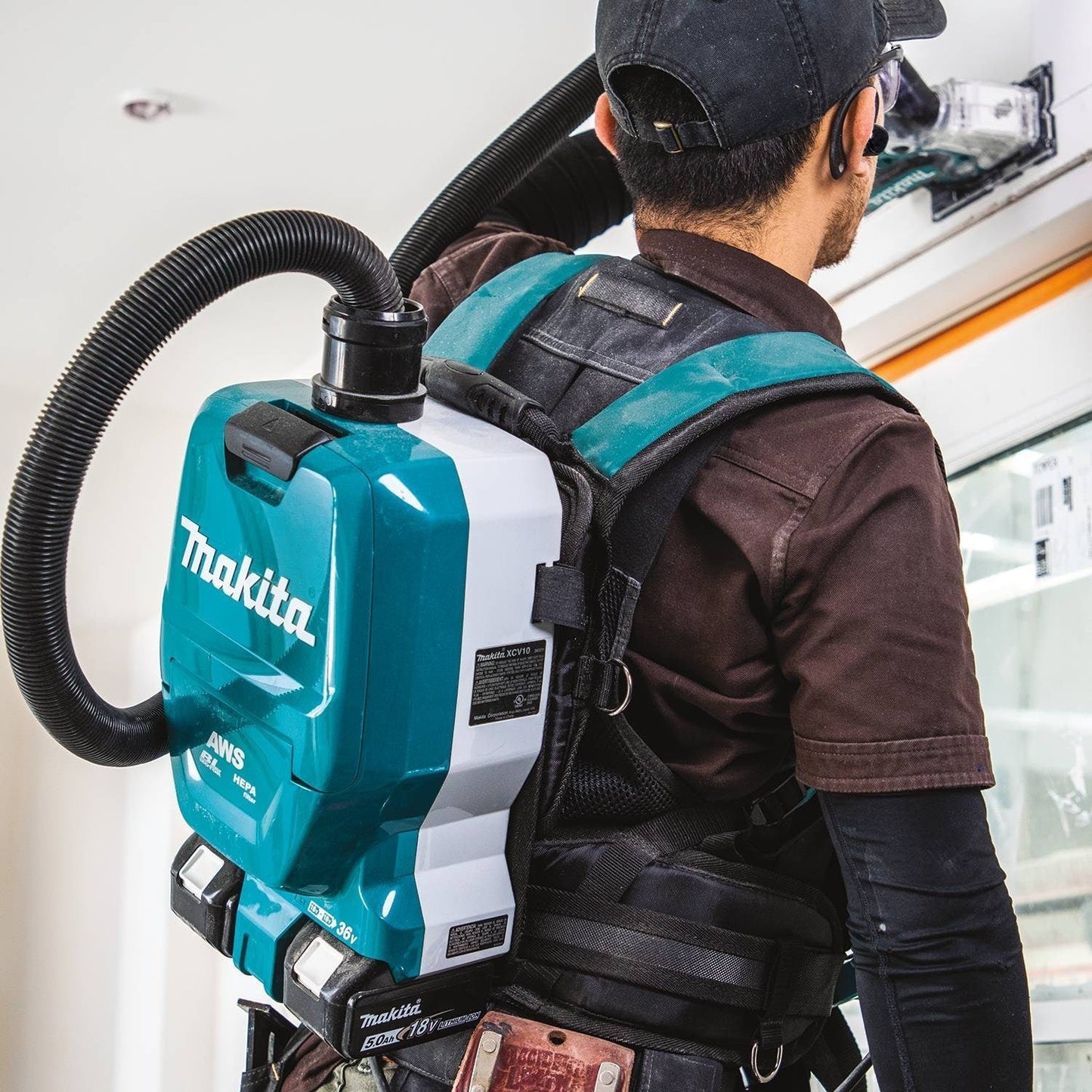 Makita  36V (18V X2) LXT Brushless 1/2 Gallon HEPA Filter Backpack Dry Dust Extractor Kit, dual port charger, AWS Capable (5.0Ah) - XCV10PTX